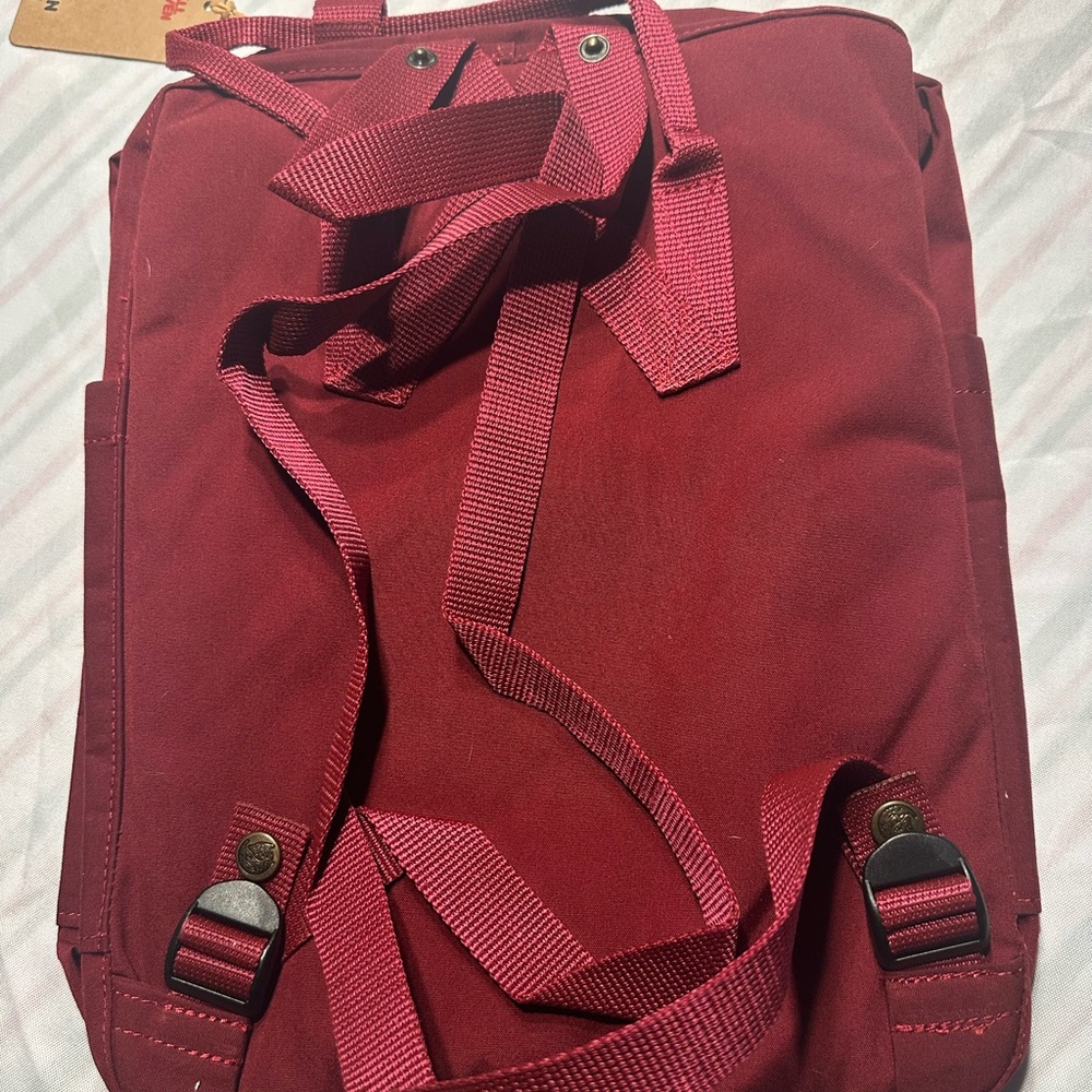 Kanken Fjallraven classic backpack color ox red 14” x 11” x 4.7” NWT - Picture 2 of 7